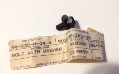 プレート Yamaha YW50, TW200, XT250 Bolt With Washer NOS 90119-05062-00 (L