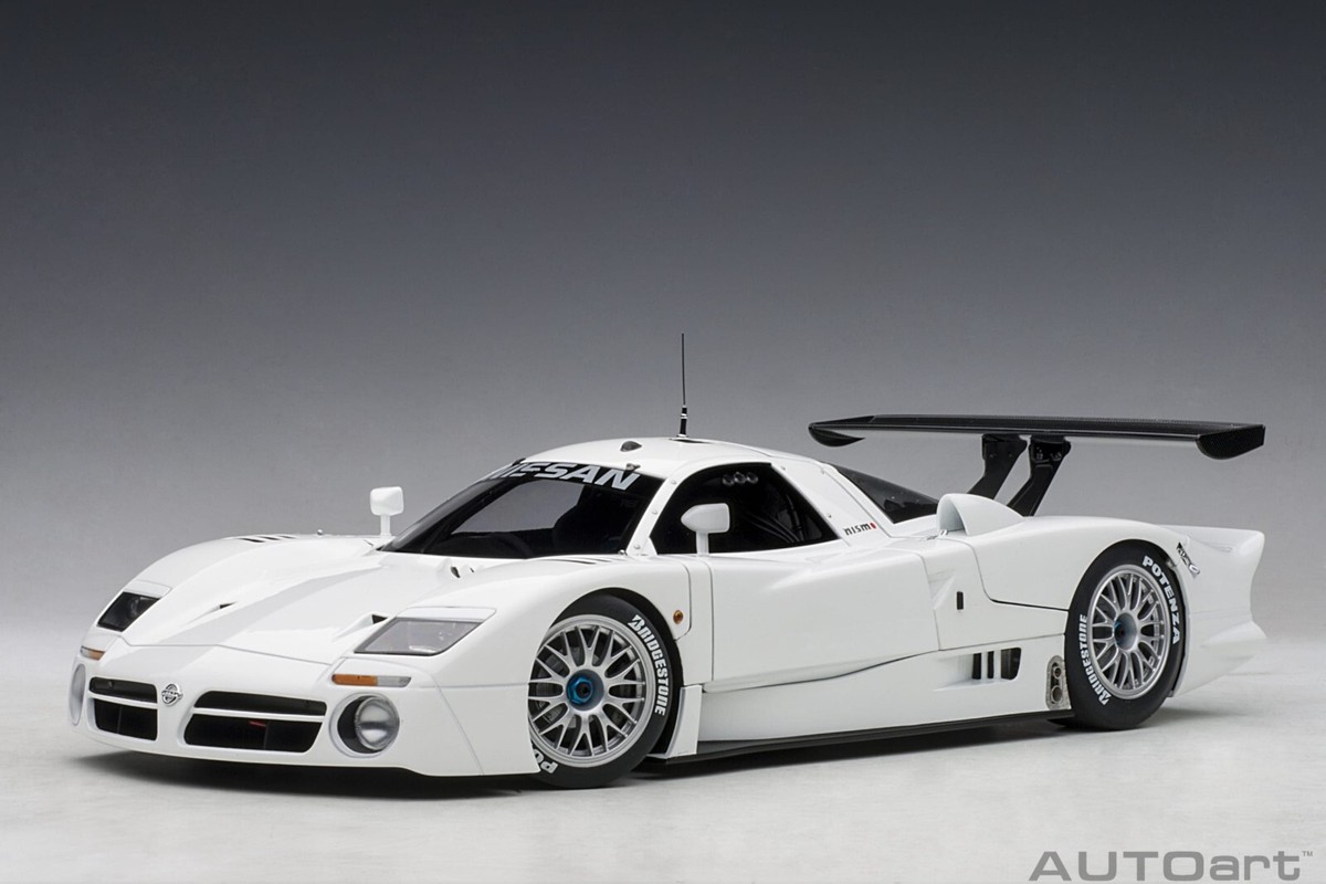 1/18 AUTOart Nissan R390 GT1 Plain Body Version White Alloy 1/18 AUTOart Nissan R390 GT1 Plain Body Version White Alloy