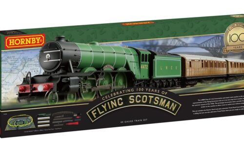 Hornby R1255M "FLYING SCOTSMAN" Train set - OO Gauge - Picture 11 of 13