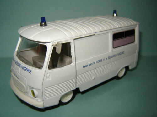 Miniature Peugeot J7 Ambulance 1961 Norev - échelle 1/43, Reconditionnée, En Boîte Vitrine