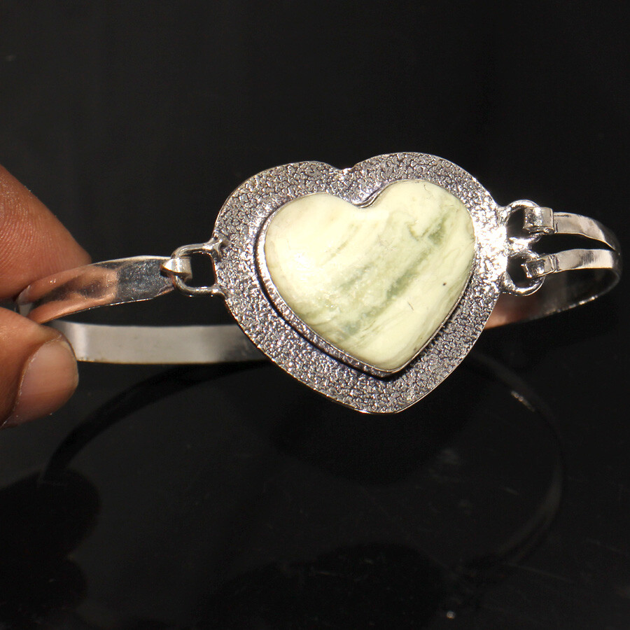 Larsonite 925 Silver Plated Heart Bangle Gift for Women JW Free Size Promise