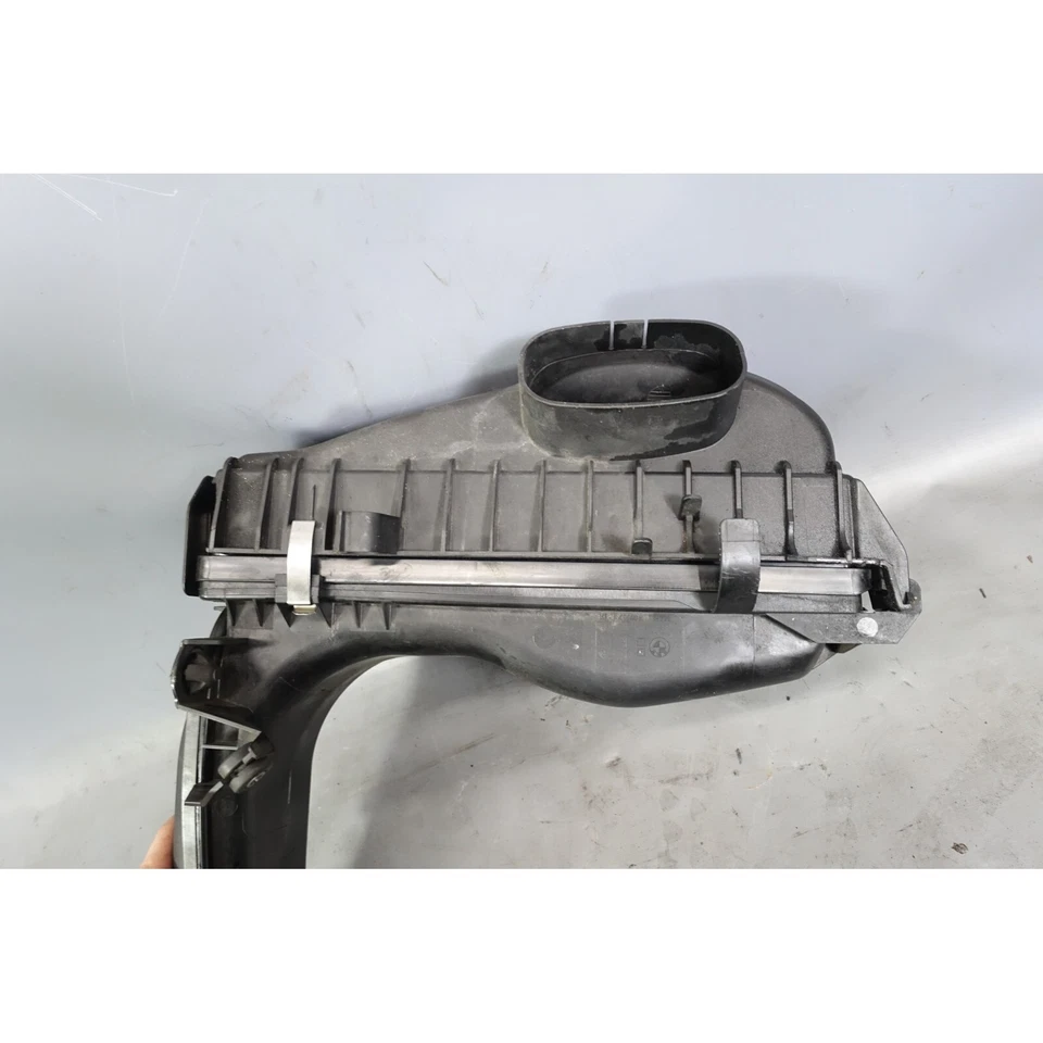 Damaged 14-18 BMW F10 535d N57 6-Cyl Diesel Engine Air Filter Intake Housing OEM - Imagem 2 de 4