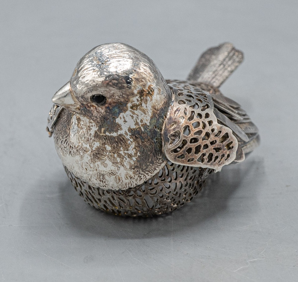 READ Christofle Lumiere D'Argent Collection Sitting Bird