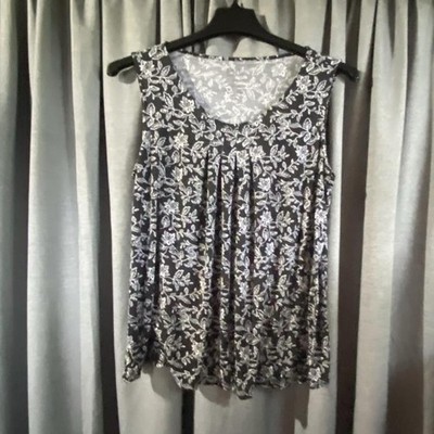Croft & Barrow black and white floral sleeveless top