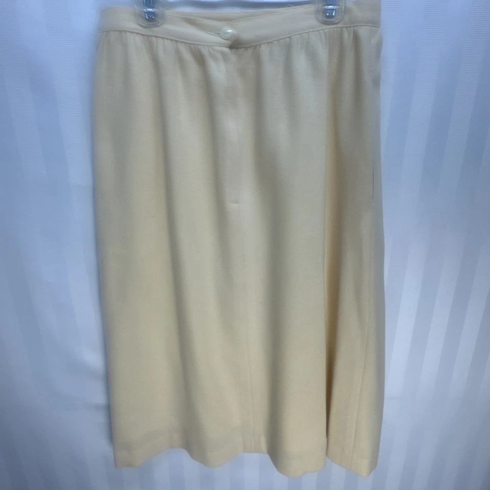 Vintage Cream/Ivory Skirt 100% Wool Size 9/10 - Image 2 of 4