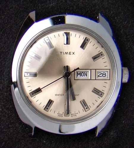 Timex GB Day/Date Men's Hand-Wind Vintage Watch -- Spares/Repairs