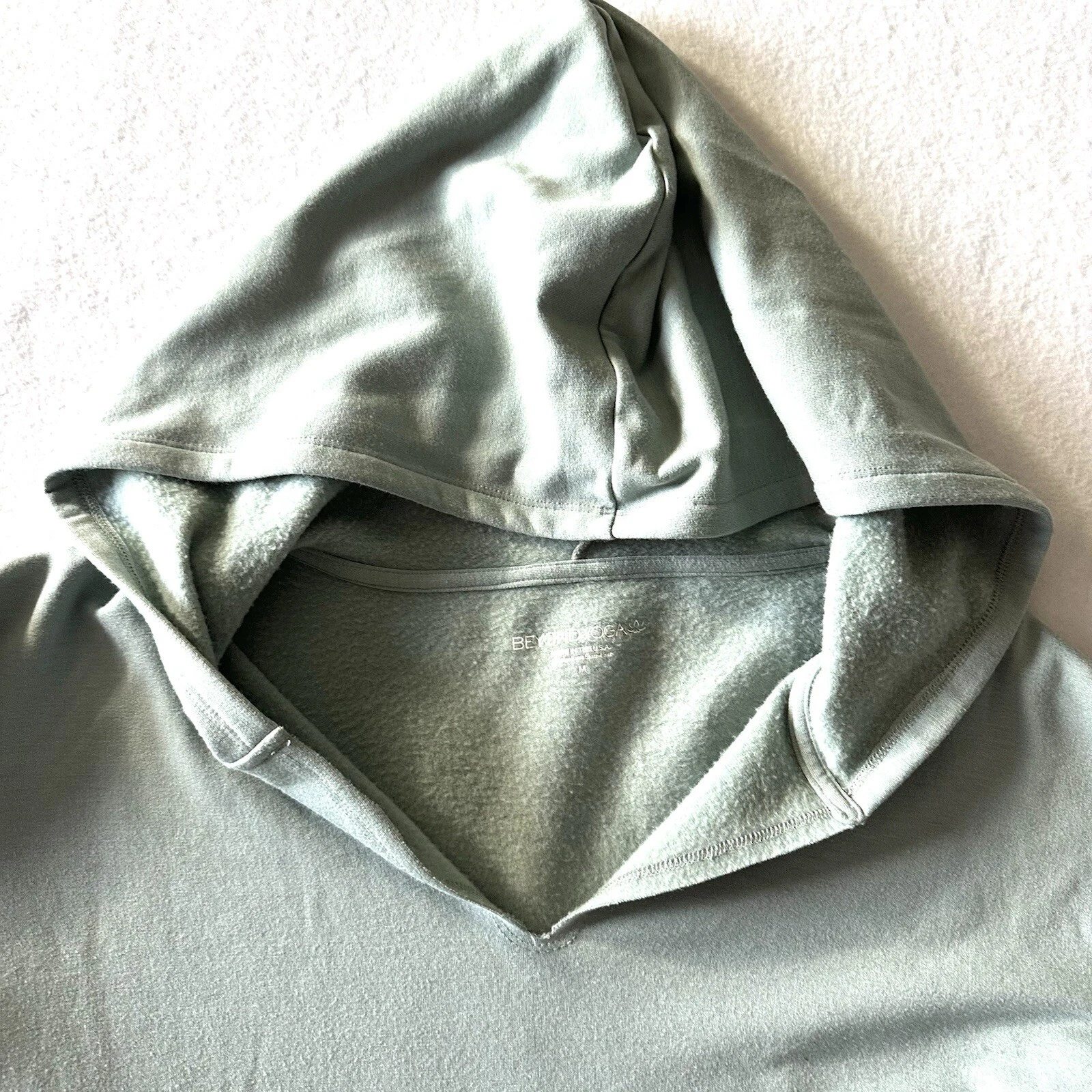 beyond-yoga crossover hooded cropped minty slate heather hoodie
