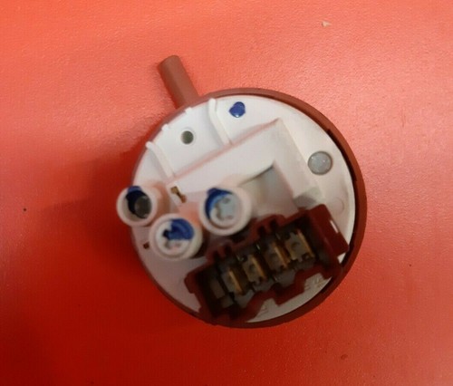 Waschmaschine HOTPOINT WMF540G Druckschalter