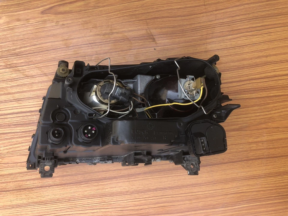 1995-1998 AUDI A8 S8 Headlight Right Passenger Side 1305235231 - Image 4 of 4