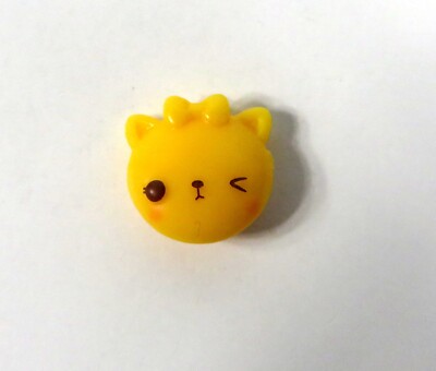 Num Noms Snackables Slime Kit Yolanda Yolk Figure