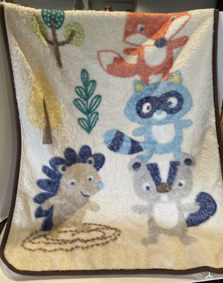 Bananafish Studio Forest Friends divertida manta polar zorro mapache erizo Foto 2 de 4