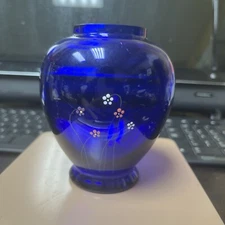 fenton glass Vase 