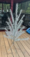 Vintage Splendor Aluminum Christmas Tree 4’ Original Box & Stand 27 Branches
