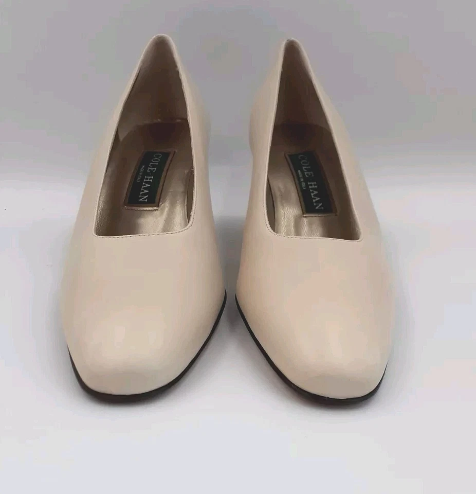 Zapatos de salón COLE HAAN vintage para mujer 6,5 M marfil clásicos de cuero hechos en Italia nuevos con caja Foto 3 de 4