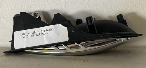Genuine GM '10-15 Cadillac SRX Front Right Interior Silver Door Handle OEM - Picture 3 of 4