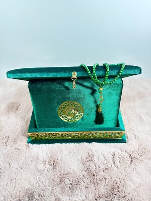 Handgefertigte luxuriöse grüne Koran Box mit passenden 99 Perlen Tasbih - Luxus Set