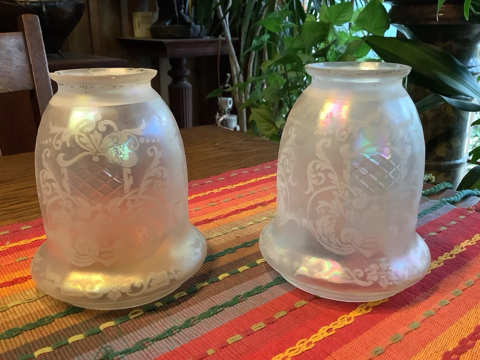 ANTIQUE IRRIDESCENT ACID ETCHED CUT GLASS GAS ELECTRIC LAMP SHADE 2 1/4” FITTER - Image 4 of 4