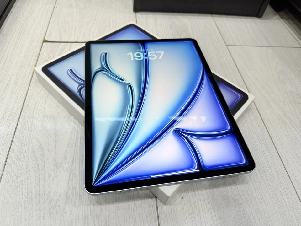 Apple iPad Air 13-inch (M3) · 128GB · Cellular, photo 1 of 5