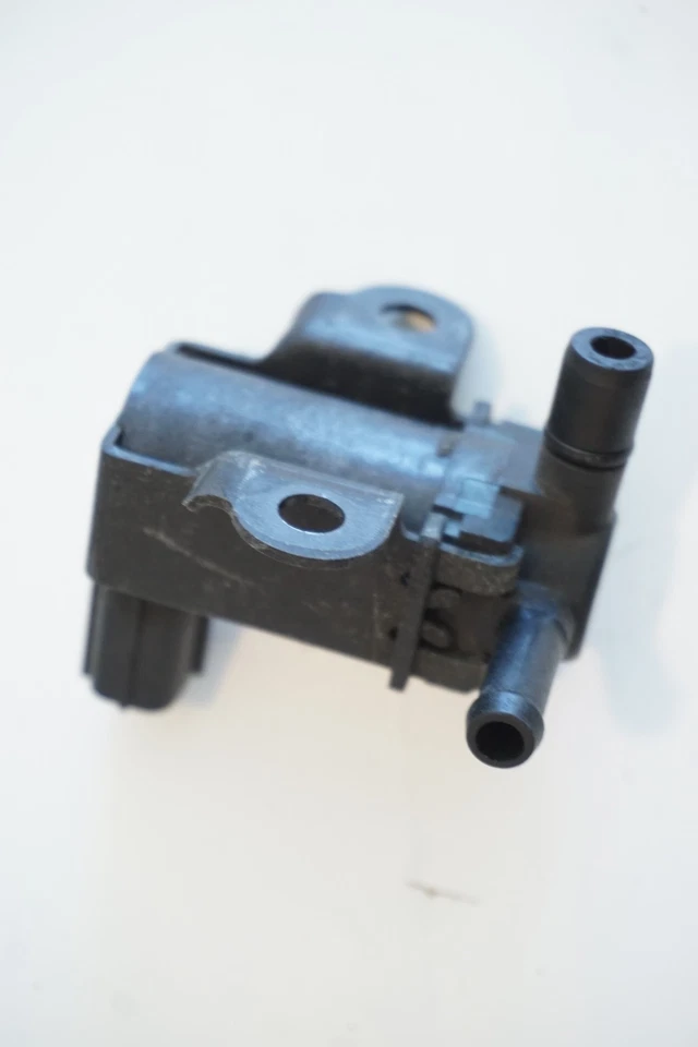 Sensor EVAP de purga colector de admisión Acura Integra 1994-2001 OEM Foto 4 de 4