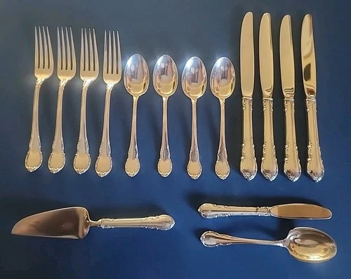 Lunt Sterling Silver "Modern Victorian" Flatware Service for four 350+ Grams