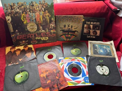 45Rpm etc.. Assortment of Beatles 45's, Ep's and Sgt Pepper LP