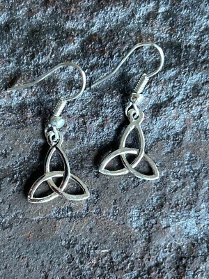 Tara by Solvar Blarney Celtic Jewellery Trinity Knot Silver Tone Earrings 