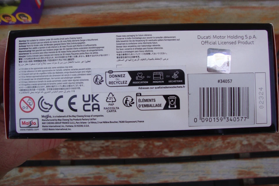 DESMOSEDICI GP 2021 , Johann ZARCO , Maisto neuve en boite . 1/18 DUCATI . - Photo 4/4