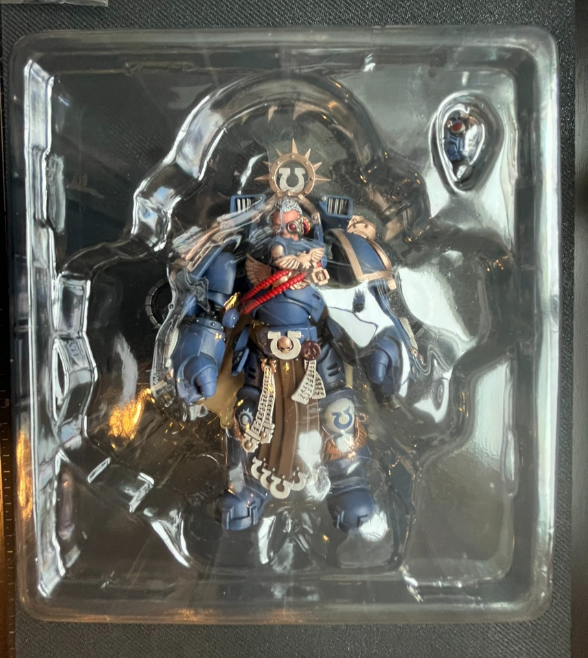 JOYTOY Warhammer 40K: Marneus Calgar E Guardia Victrix – Action Figure 1/18 Da Collezione - 4