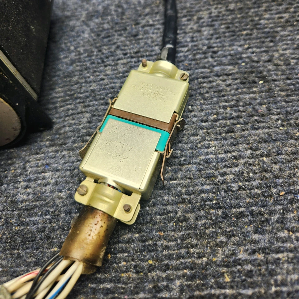 065-0061-05 | Bendix King KS272A | Beechcraft F33A | TRIM SERVO ASSY W/ MODS 14V - Image 3 of 4