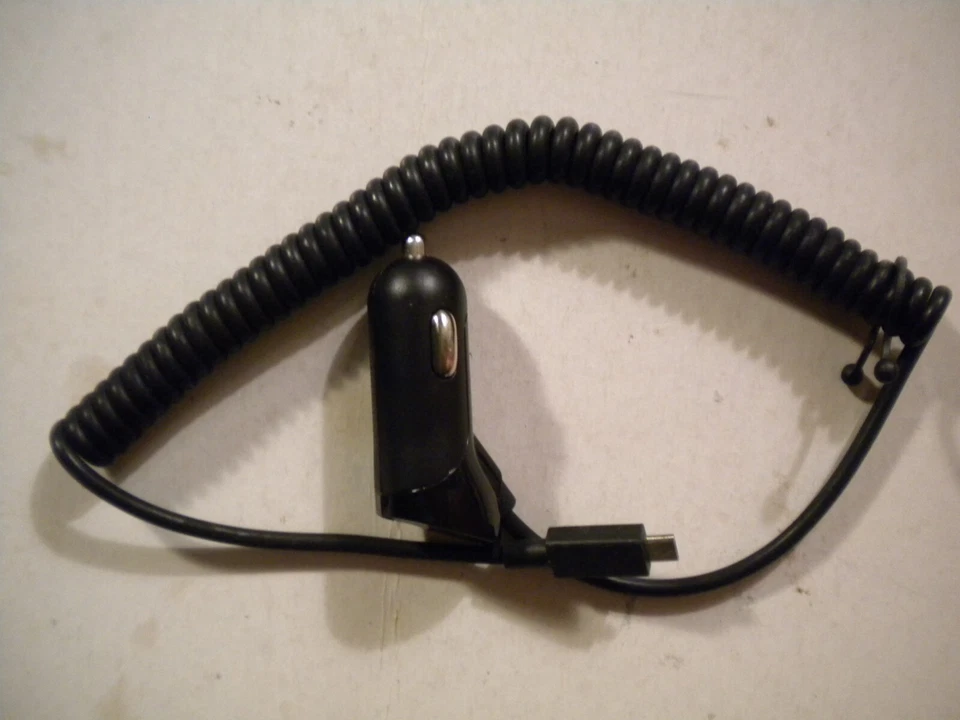 Pure.Gear Car Charger for Micro USB Devices- 12W/2.4A -Black - Image 3 of 3