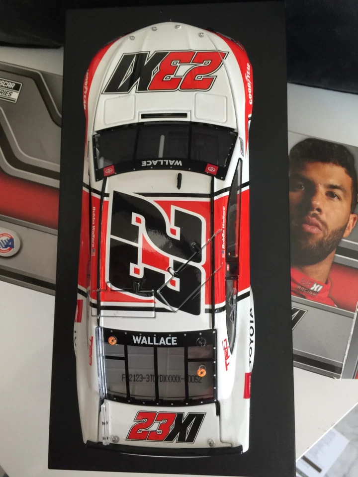NASCAR action 1/24 - Bubba Wallace # 23 toyota showcar 2021 / limité a 1272 pcs - Photo 4/4