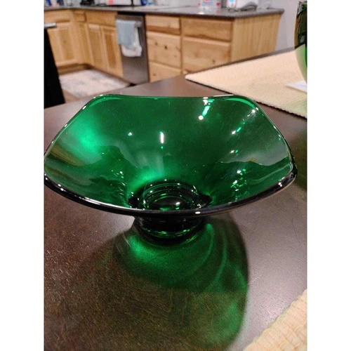 BEAUTIFUL VINTAGE ANCHOR HOCKING FOREST GREEN CANDY DISH - GREAT CONDITION!