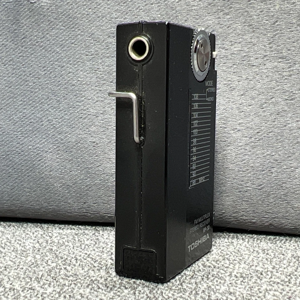 Vintage Toshiba RP-30 Super Mini FM Stereo Receiver Radio Japan RP-2046 getestet - Bild 2 von 4