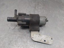 Pompe à eau Mercedes 208