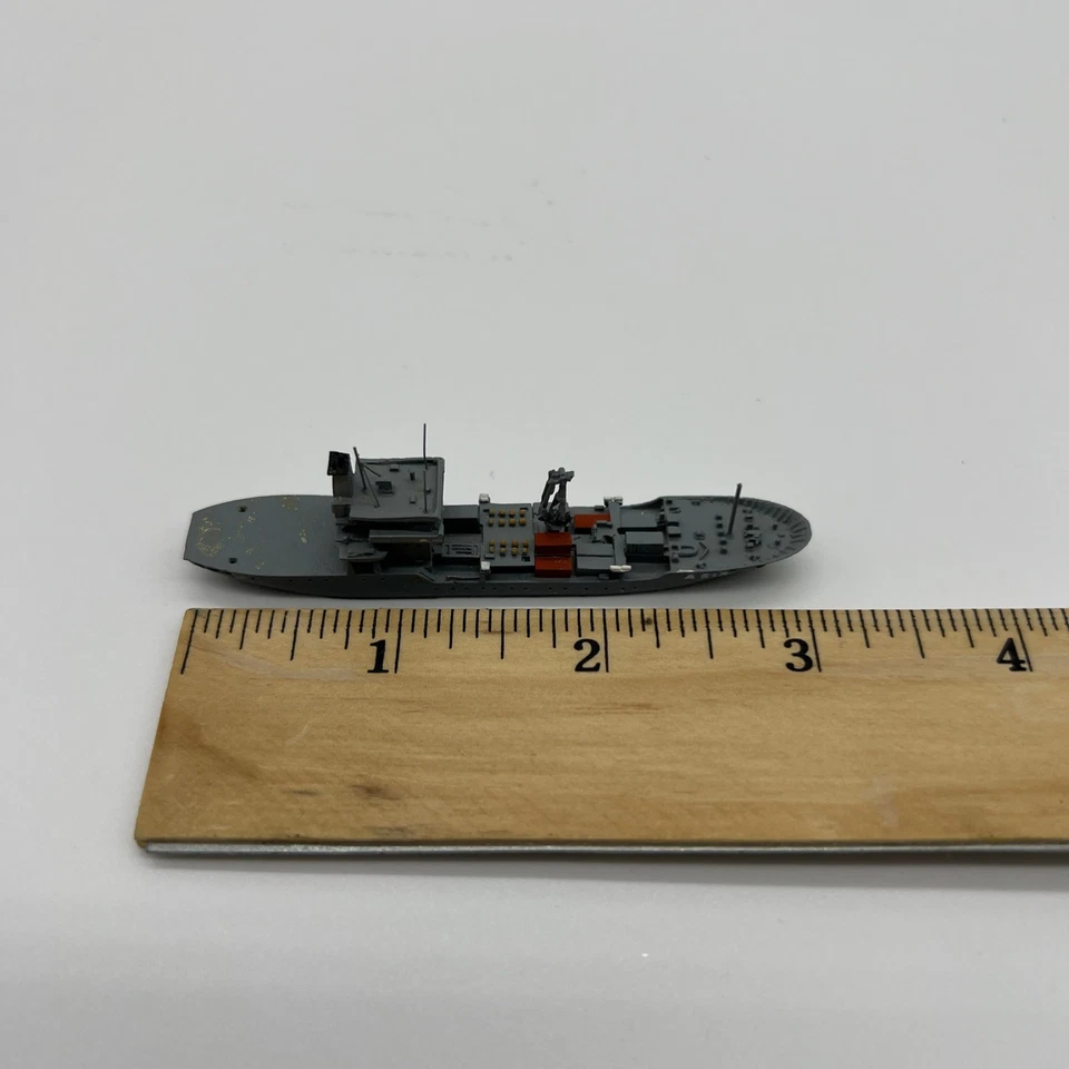 Albatros ALK 54A •Barco de reparación de depósito principal alemán 1993 • Línea de flotación • Escala 1:1250  Foto 4 de 4