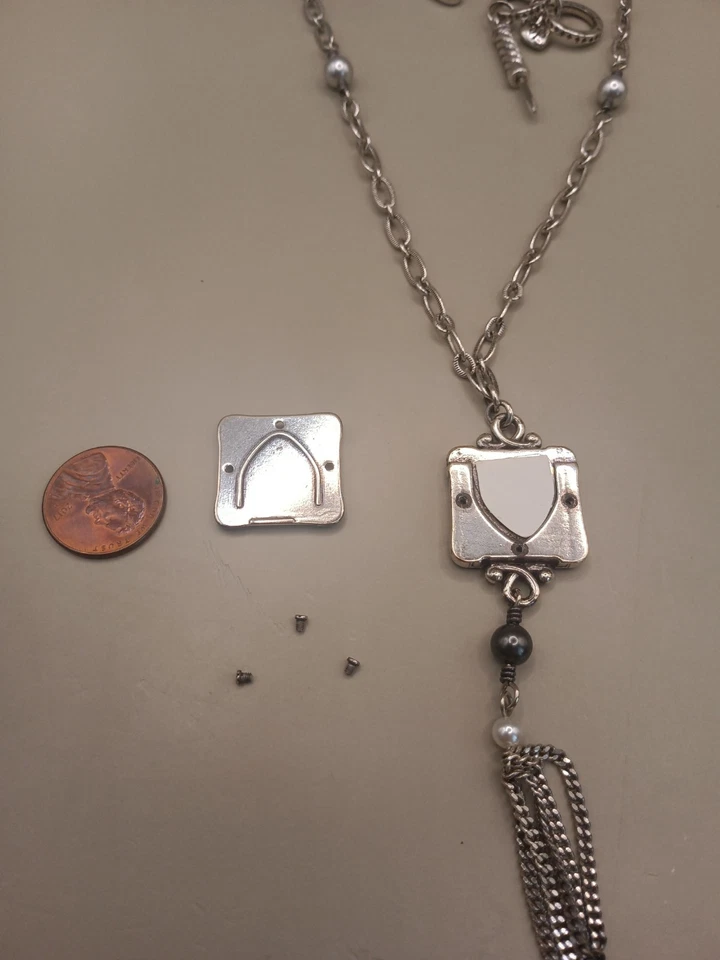 Collar de eslabones de cadena colgante medallón atornillado enchapado en plata Brighton 24,8" Foto 4 de 4