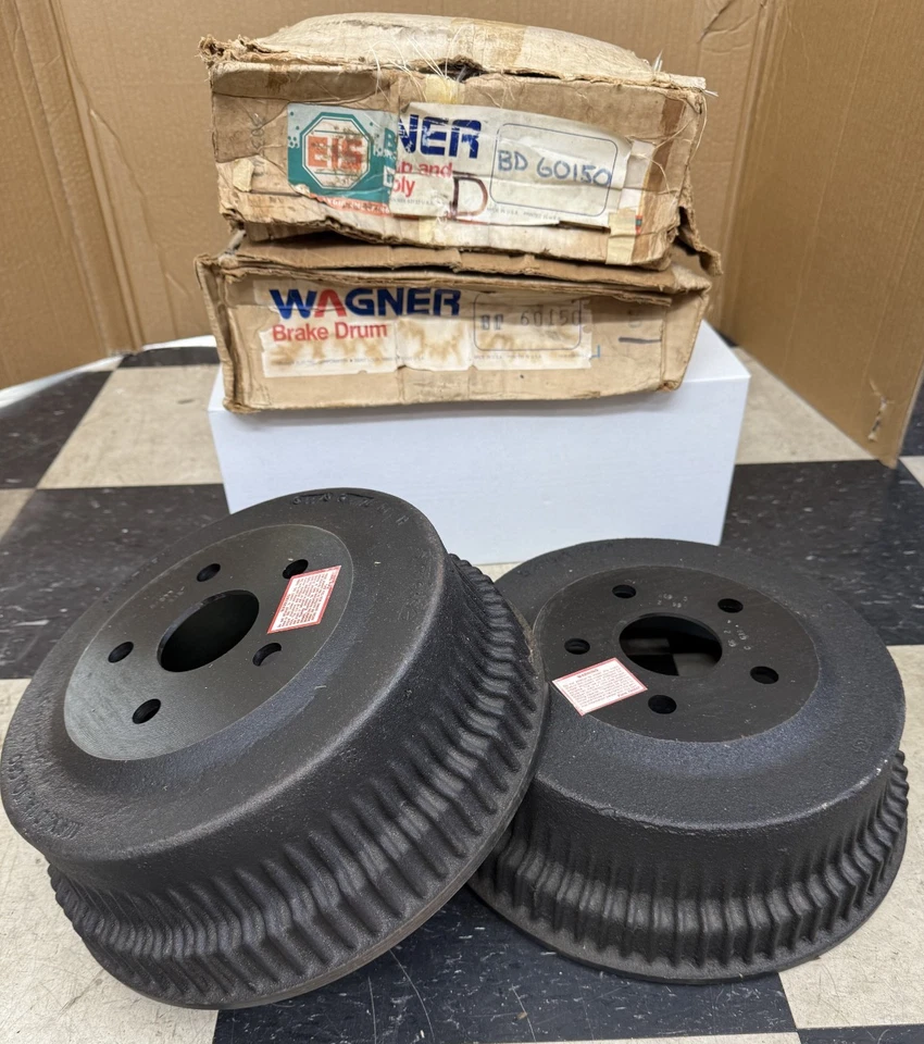 Tambores traseros Ford Mustang GT 350/500 1963-1971 Fairlane Comet 10" x 2-1/2" con aletas Foto 2 de 4