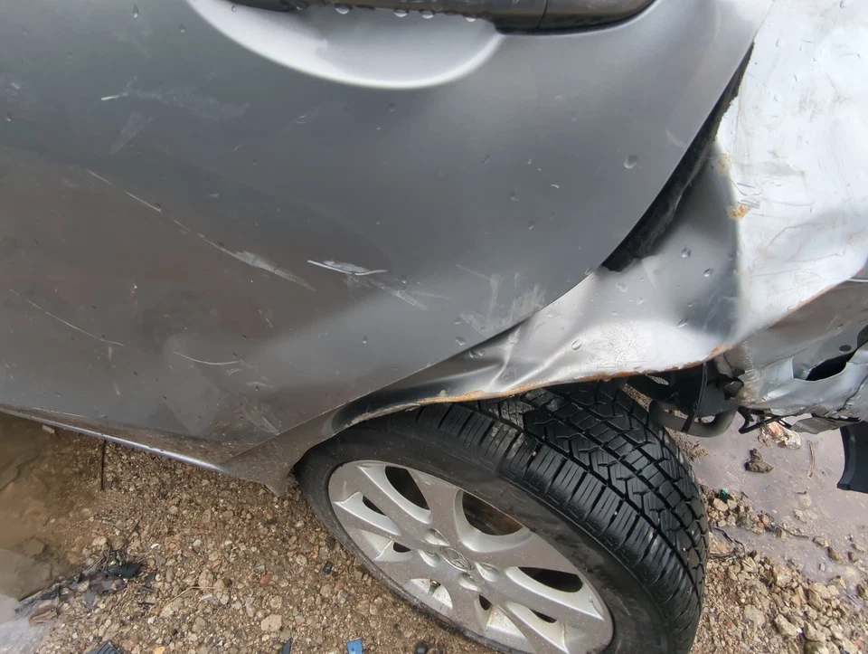 2011-2014 Mazda 2 Driver Rear Door Oem EEVE7 - Image 3 of 3