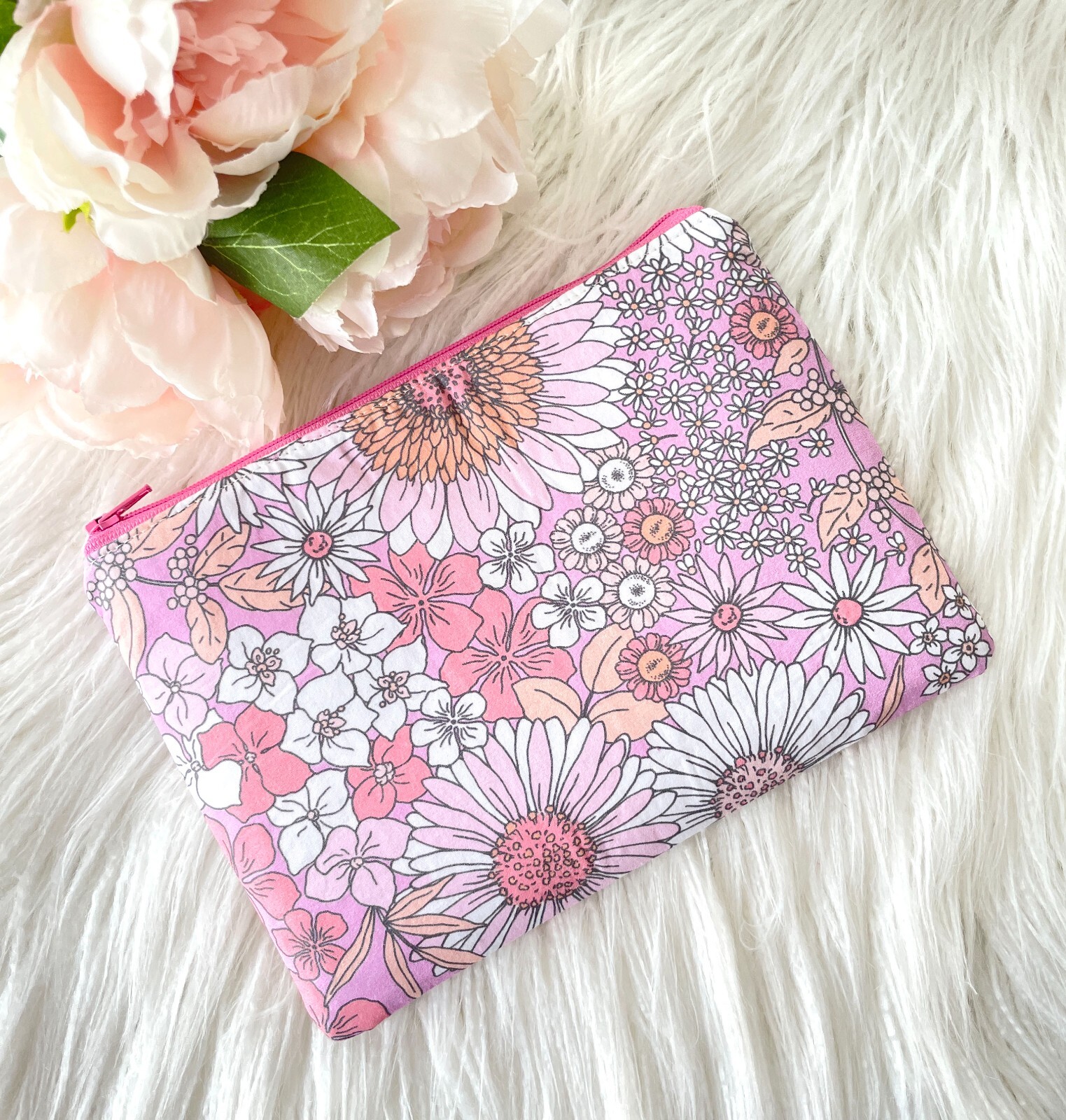 Pink Vintage Floral Padded E-Reader Case, Kindle Paperwhite Generation 11-image