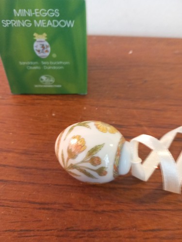 HUTSCHENREUTHER MINI SPRING MEADOW PORCELAIN EGG, 4CMS TALL - Picture 5 of 7