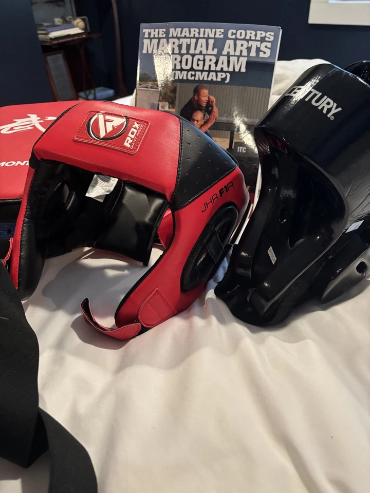 Equipo y libro de artes marciales Century Foto 2 de 4