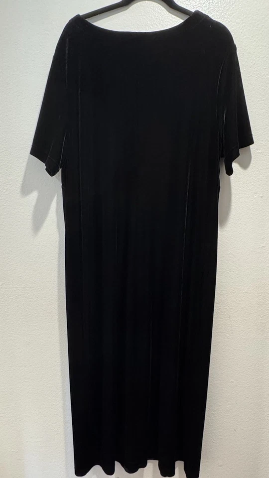 Maxi Vestido Vintage Robbie Bee Terciopelo Negro Para Mujer Talla Grande 20W Manga Corta Foto 2 de 4