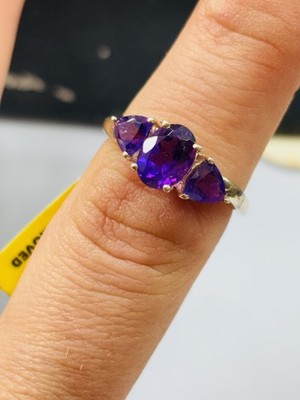 TJC Silber und Amethyste Trilogie Ring UK Größe O Neu aus altem Lagerbestand mit Etikett