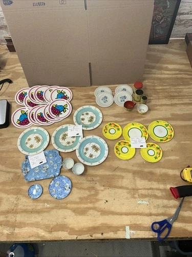 Lot of 34 Pieces Vintage Ohio Art Chein Tin Tea Cups Saucers Plates Treat