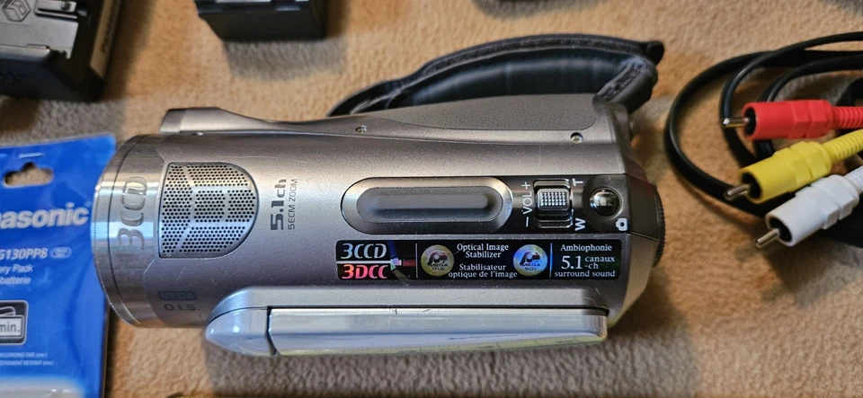 Videocámara digital Panasonic HDC-SD1 AVCHD 3CCD alta definición SD/SDHC Foto 2 de 4