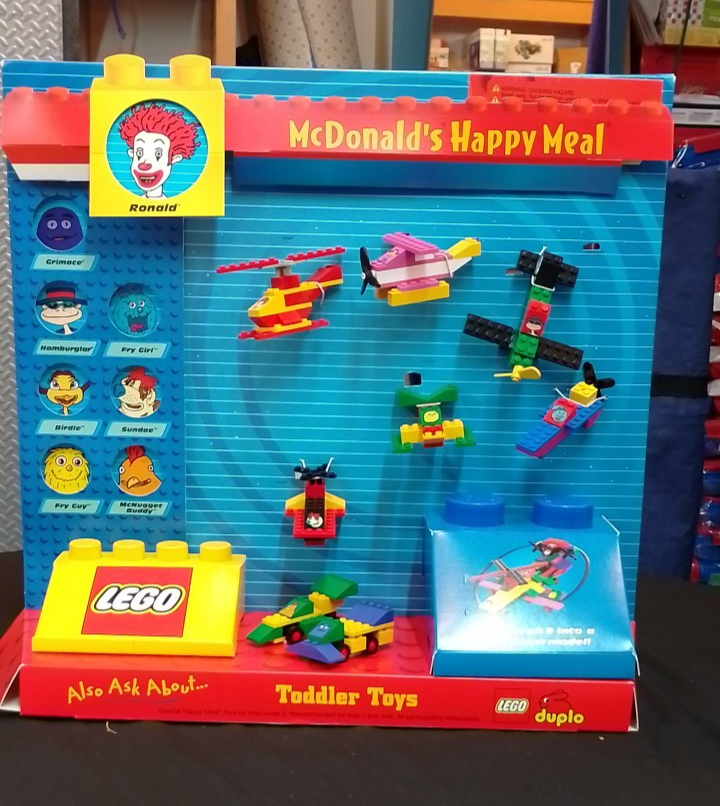 McDonald'sポテトL(模型) 裏ワザ】マックの「ポテトLサイズ」は容器に対して少なすぎる → 4個