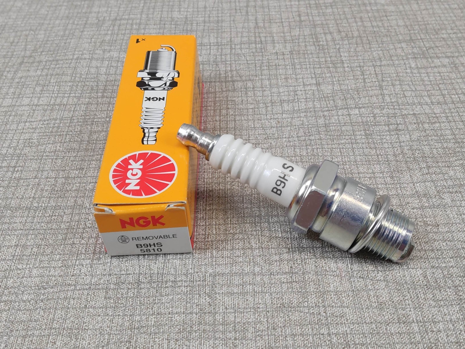 NGK B9HS 5810 spark plug