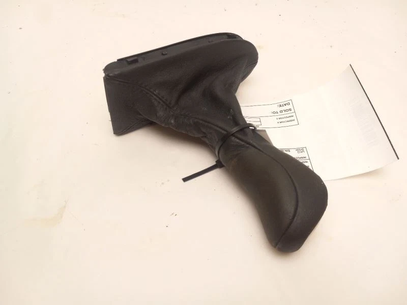 BOTA PERILLA CAMBIO CUERO MERCEDES-BENZ E320 2004 PN A211 267 1310 Foto 2 de 4