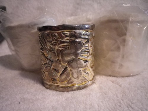 International Silver Company Botanica plated Napkin Rings 1-5/8" Holiday New! - Picture 3 of 5