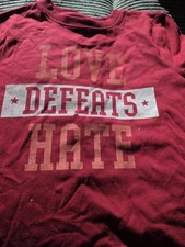 Art Class Girls Love Defeats Hate Tshirt Size Small NWT